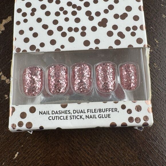 Red Aspen Press On Nails If The Tiara Fits Short Square Rose Gold Glitter - Picture 2 of 4